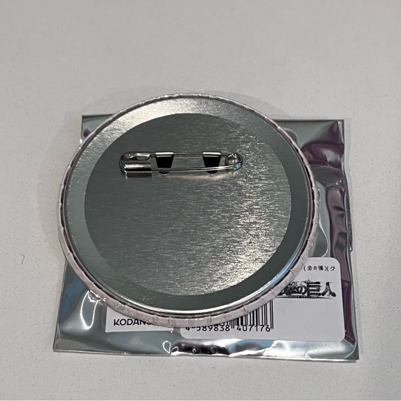 Attack on Titan Reiner Braun GraffArt Can Badge Shingeki no Kyojin Douwa ver - Picture 3 of 4